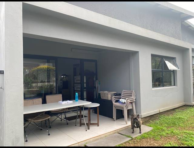 2 BEDROOM TOWNHOUSE TO LET IN PALM LAKES ESTATE
